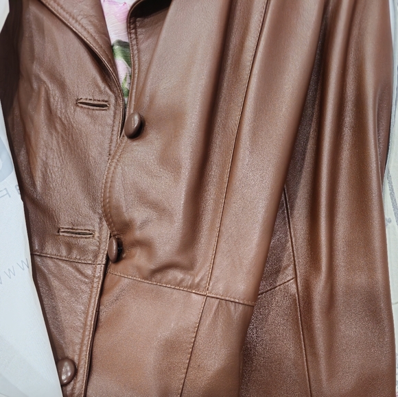 Vintage Chestnut Brown 70s Leather Belted Coat (RELISTED) - Picture 10 of 11